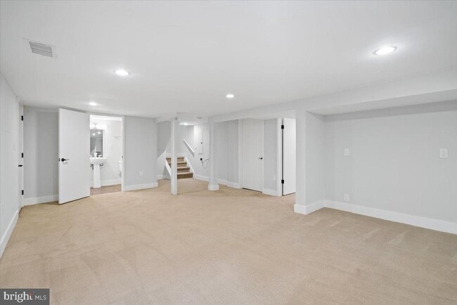 Building Photo - 3213 Foxhall Rd NW