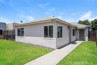 Building Photo - 2513 E Tyler St