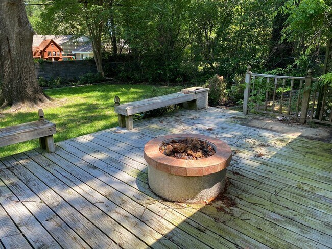 Building Photo - Beautiful 3/2 in South Highlands