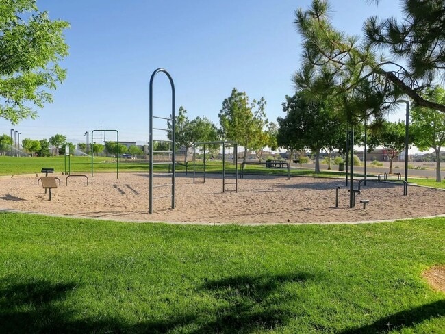 Building Photo - 6339 W Silver Ribbon Ct