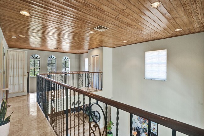 Building Photo - 1534 Palancia Ave