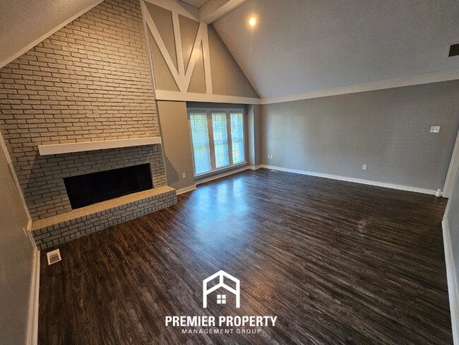 Building Photo - Luxury Germantown Living | 3BR/2BA in Poplar Estates | Houston High District