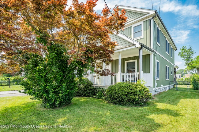 Building Photo - 132 Sampson Pl