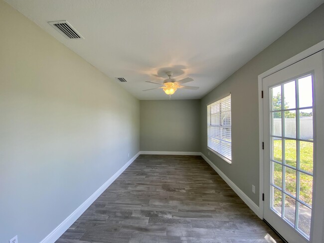 Building Photo - 1018 Spring Landing Dr