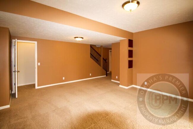 Building Photo - Beautiful 5Bd/3Ba House! | Papillion, Ne!