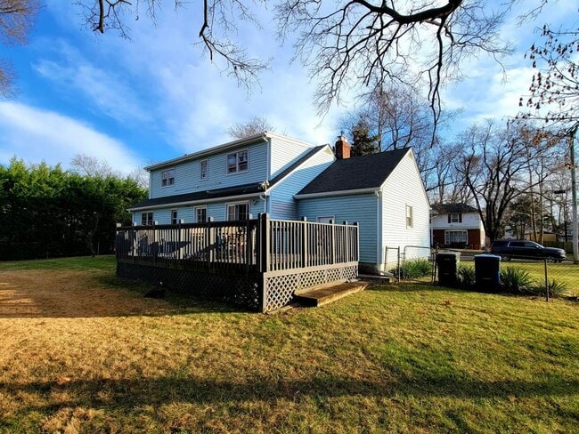 Building Photo - 67 Plum St