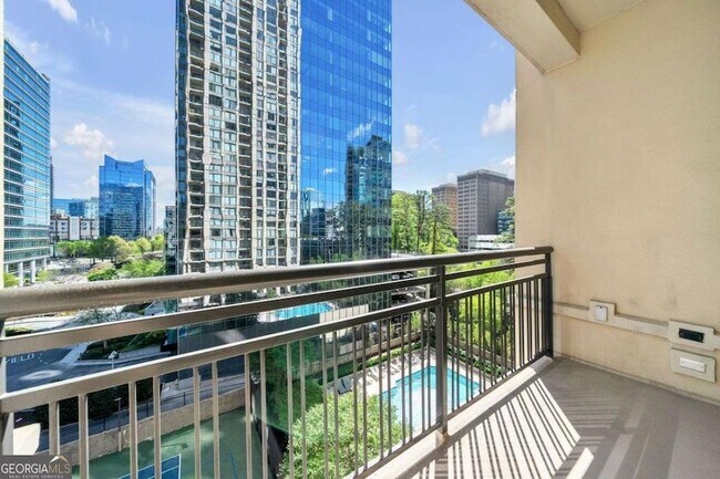 Building Photo - 3445 N Stratford Rd NE