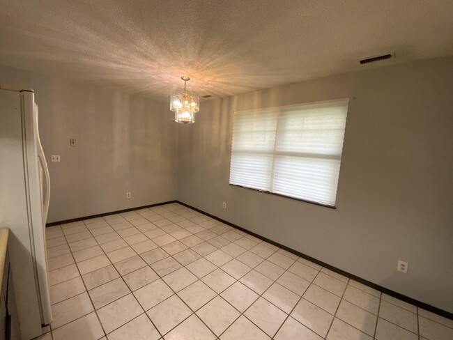 Building Photo - 921 Blue Ridge Dr