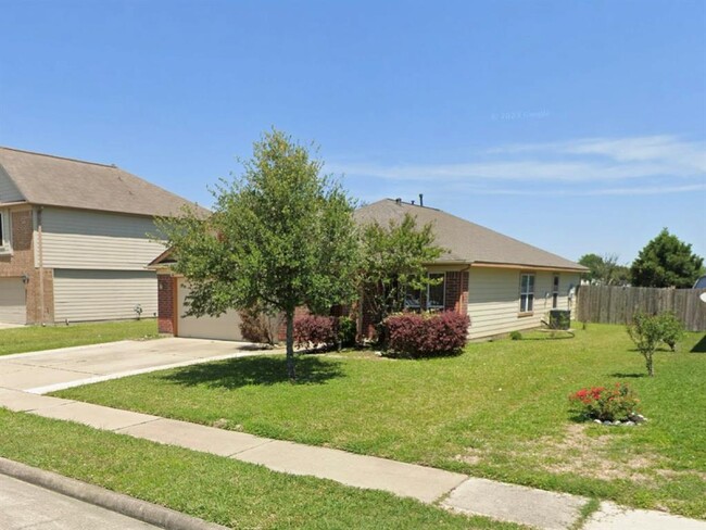 Building Photo - 5635 Cinnamon Lake Dr