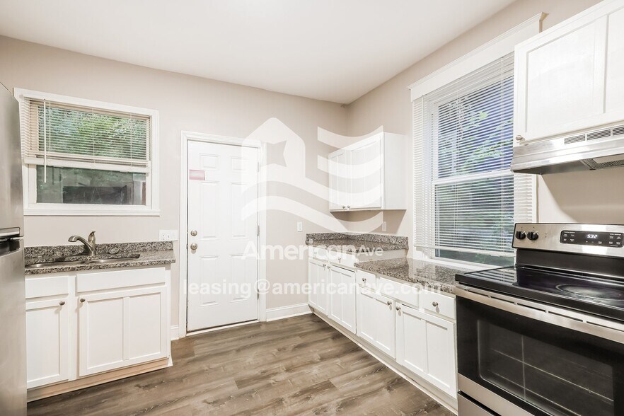 Building Photo - 14 21st St