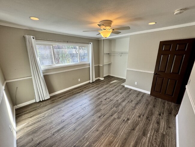 Building Photo - 2-Bedroom Condo in a Central Anaheim Location