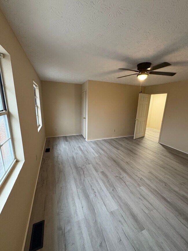 Building Photo - 56 Waterson Ln