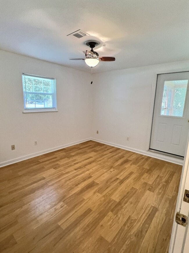 Building Photo - Charming 3-Bedroom, 2-Bathroom Home in Oce...