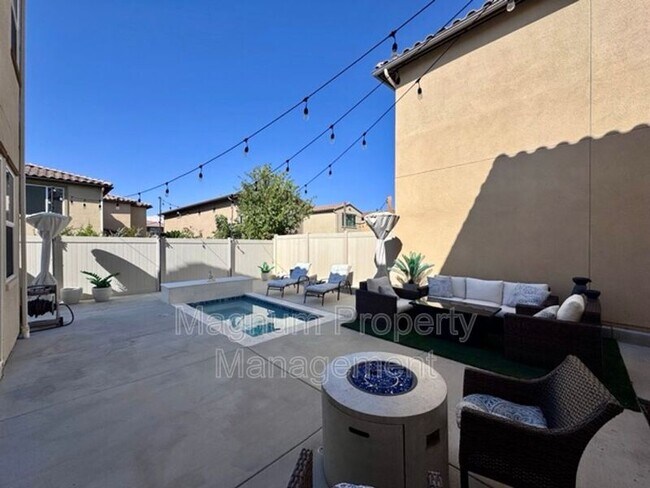 Building Photo - 38572 Rosegate Pl