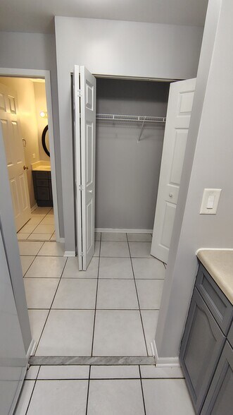 Building Photo - 1147 Miller Ln