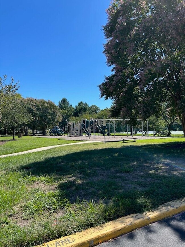 Building Photo - 1107 Soho Ct