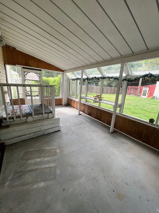 Building Photo - 3 bedroom home Fayetville PA!