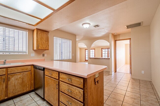 Building Photo - Condo for Rent
