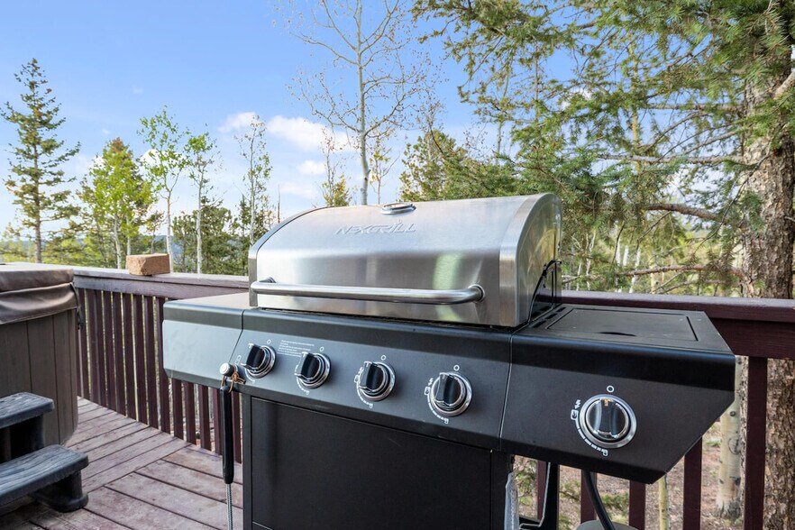 Building Photo - 213 S West St