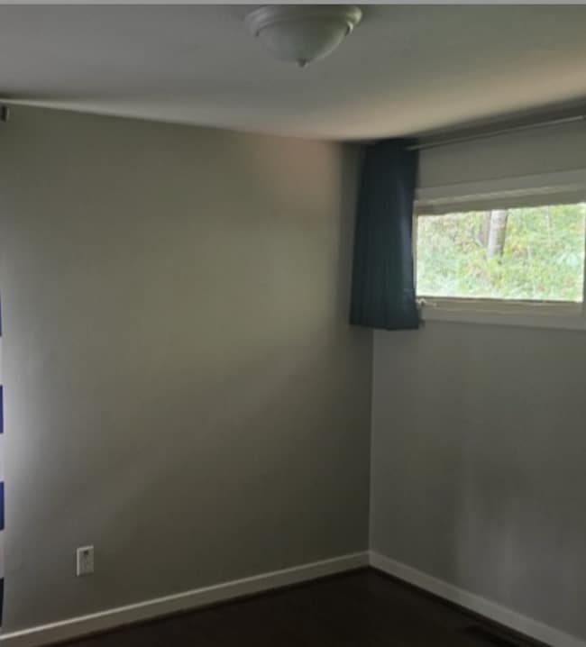 Building Photo - MOVE IN SPECIAL!! LIMITED TIME ONLY!! FIRS...