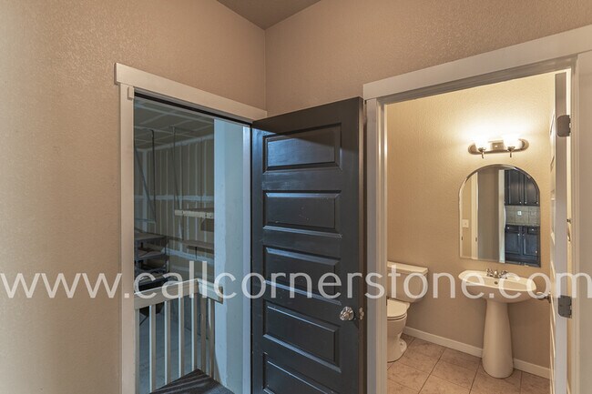 Building Photo - 1322 Antrim Loop