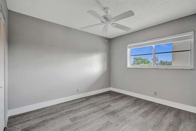 Building Photo - 1541 S Ocean Blvd