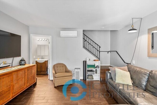 Building Photo - 5402 Balboa Arms Dr