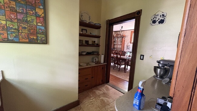 Building Photo - Stunning 4BR Victorian Home with 6 Off-Street Parking Spaces – Flexible Mid- to Long-Term Rental ...