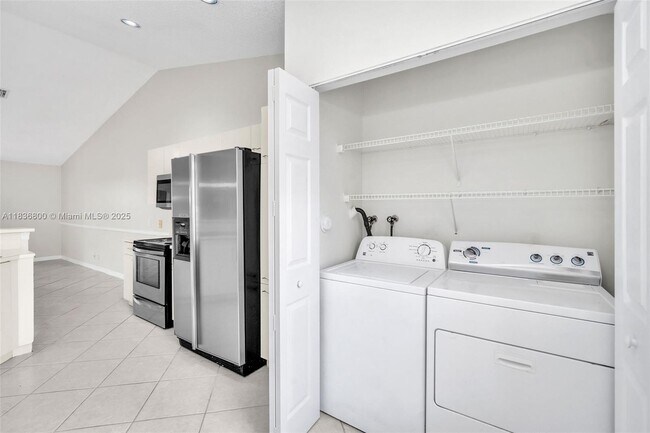 Building Photo - 1617 Zenith Way