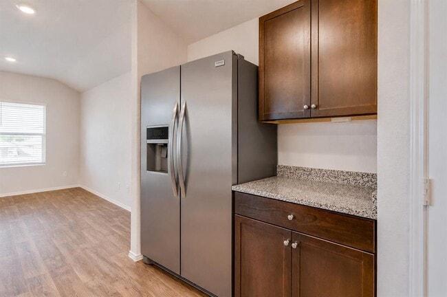 Building Photo - 821 Indigo Wy