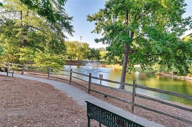 Building Photo - 2665 Parks Edge Dr SE