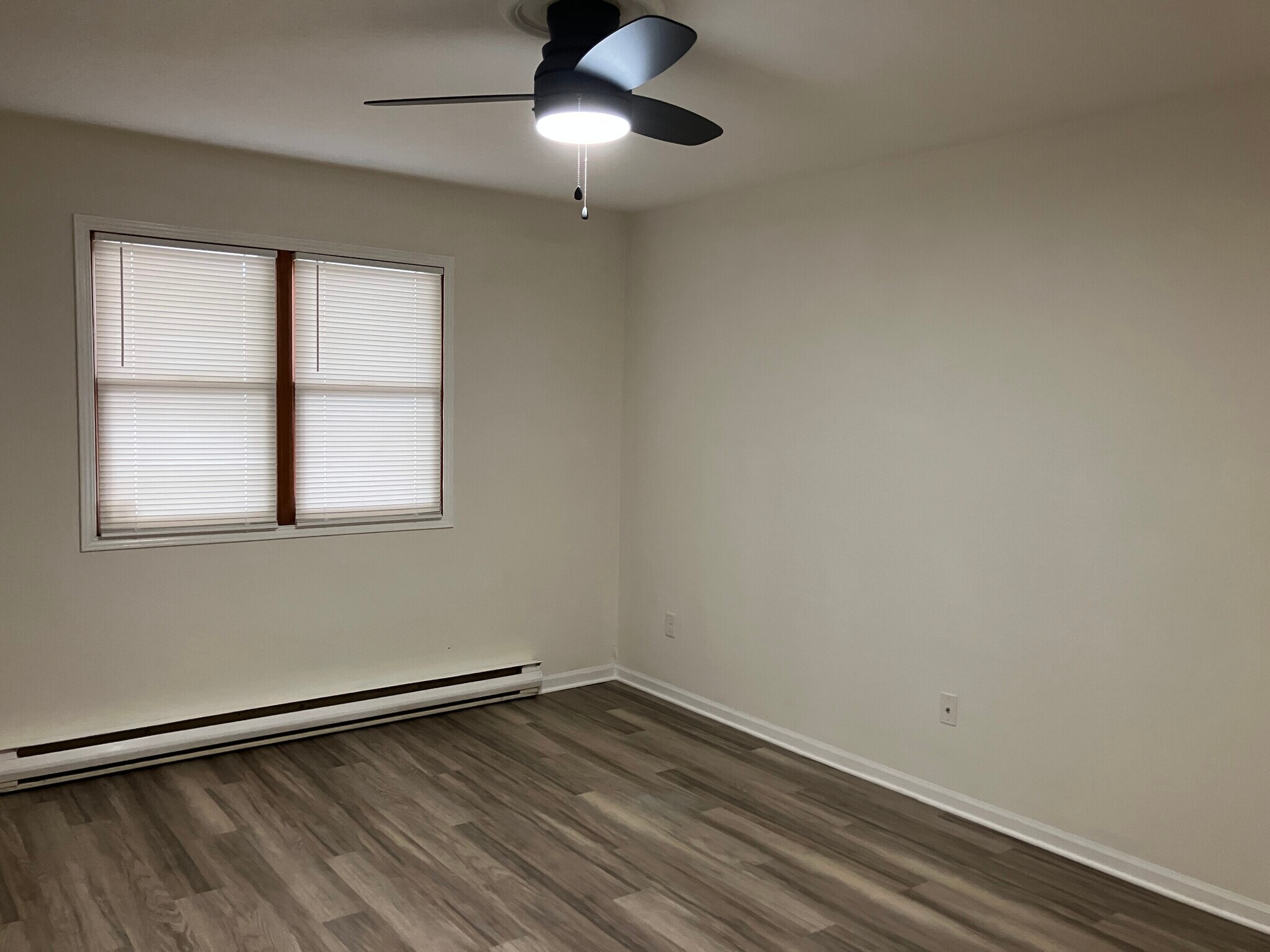 Building Photo - 1235 Todd Ln