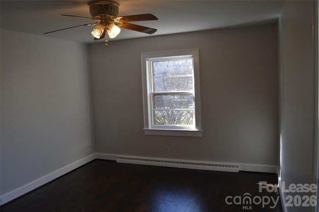Building Photo - 1225 Davie Ave