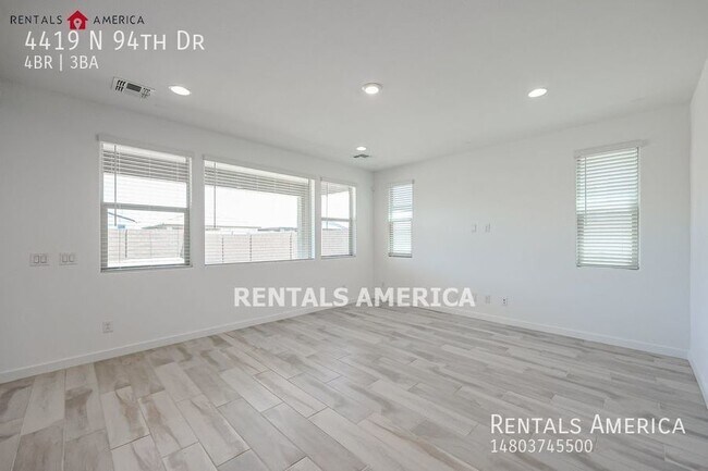 Building Photo - Gorgeous Open-Concept 4-Bedroom Home in a ...