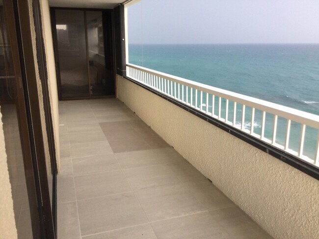 Building Photo - 5280 N Ocean Dr