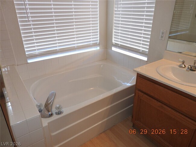 Building Photo - 742 Endicott Ct