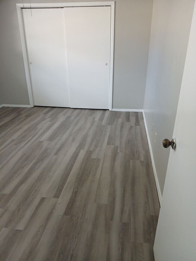 Building Photo - Updated 2 Bed / 2 Bath Home for Rent – Near Downtown New Port Richey