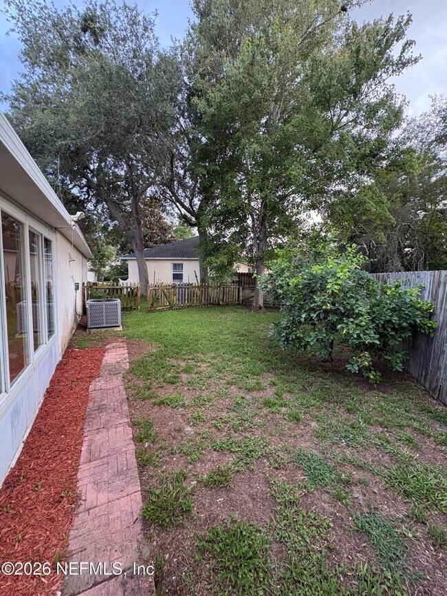 Building Photo - 436 Mango Cir