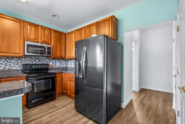 Building Photo - 5900 Great Star Dr