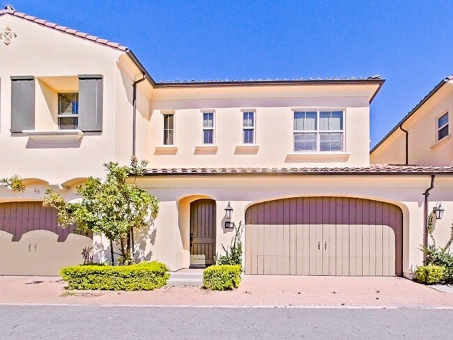 Primary Photo - Desirable 3 bedroom Townhouse in the heart...