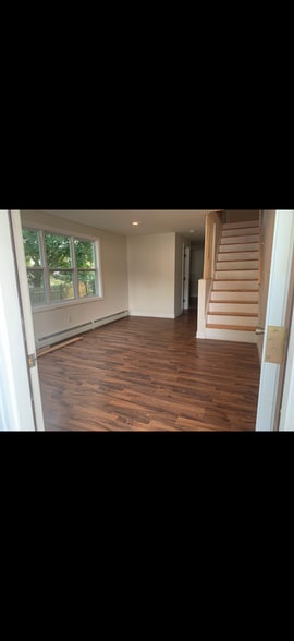 Building Photo - 14 Lakewood St