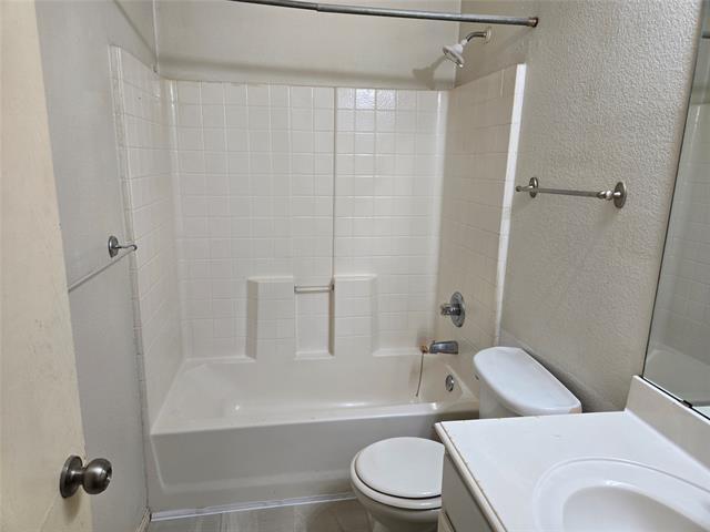 Building Photo - 606 Zollman Ct