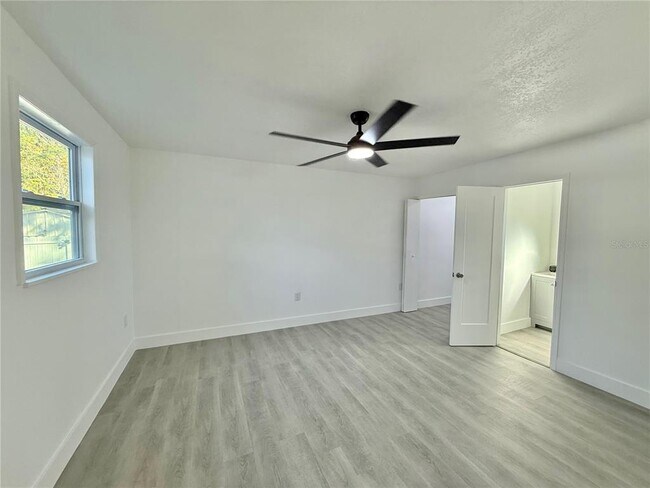 Building Photo - 1605 8th St