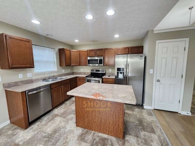 Building Photo - Available July 3rd! Cozy 3 BR Home in Lindberg Village