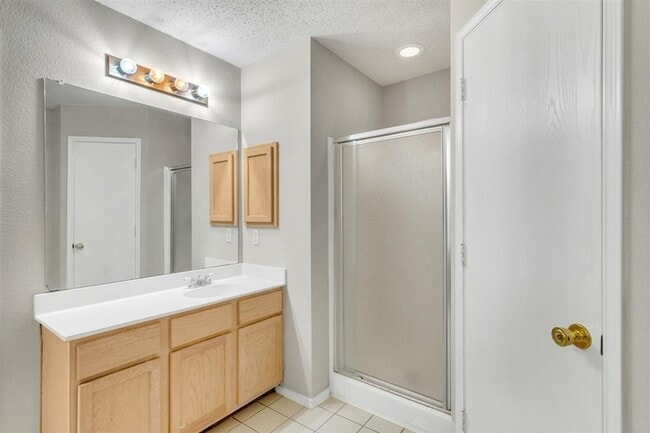 Building Photo - 8105 Flowertree Dr