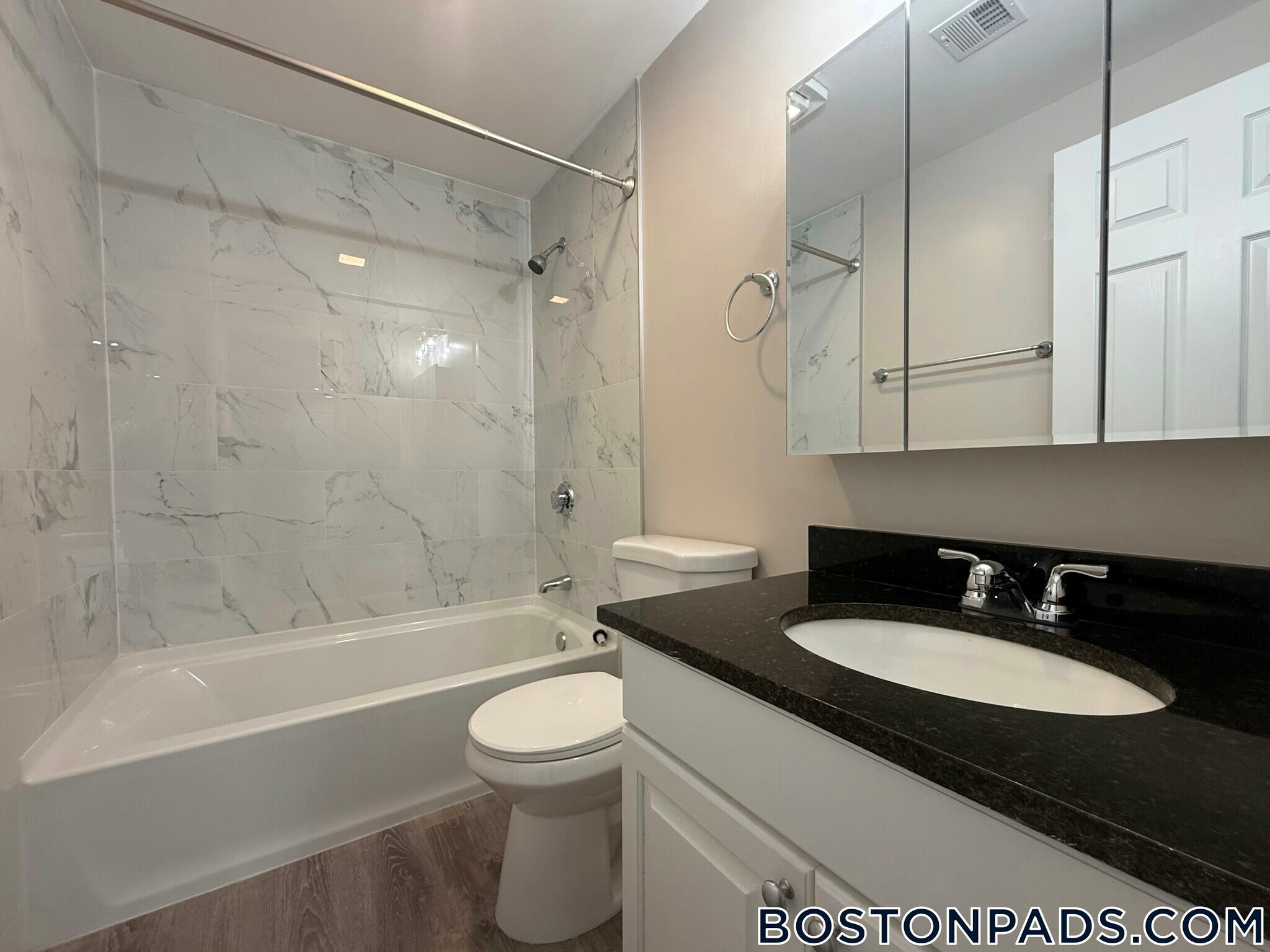 Building Photo - 23 Kenmar Dr