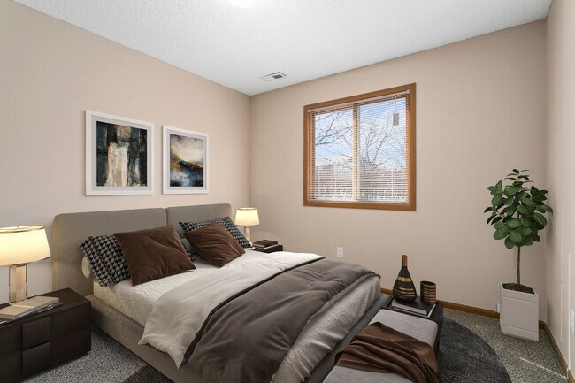 Building Photo - The Place to Be-Crosswinds Apartments