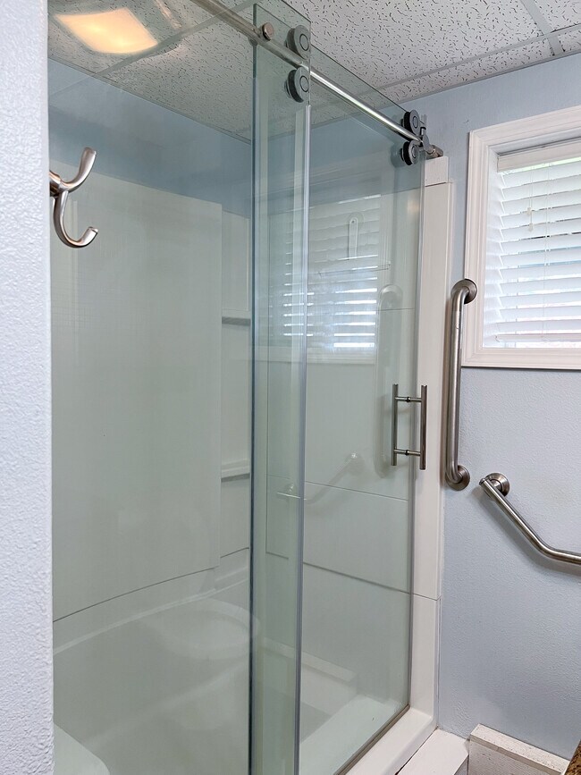 Building Photo - 4300 E 6th Ave