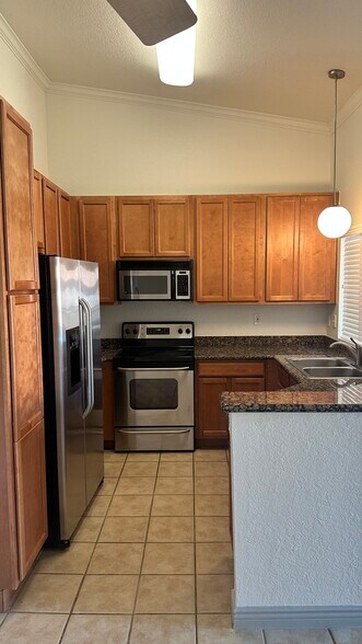 Building Photo - 78650 Avenue 42