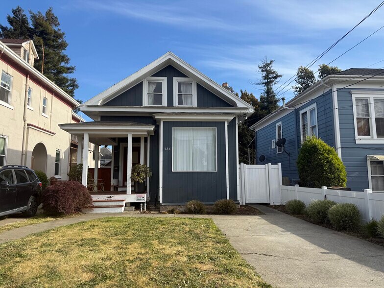 Primary Photo - 434 Taylor Ave